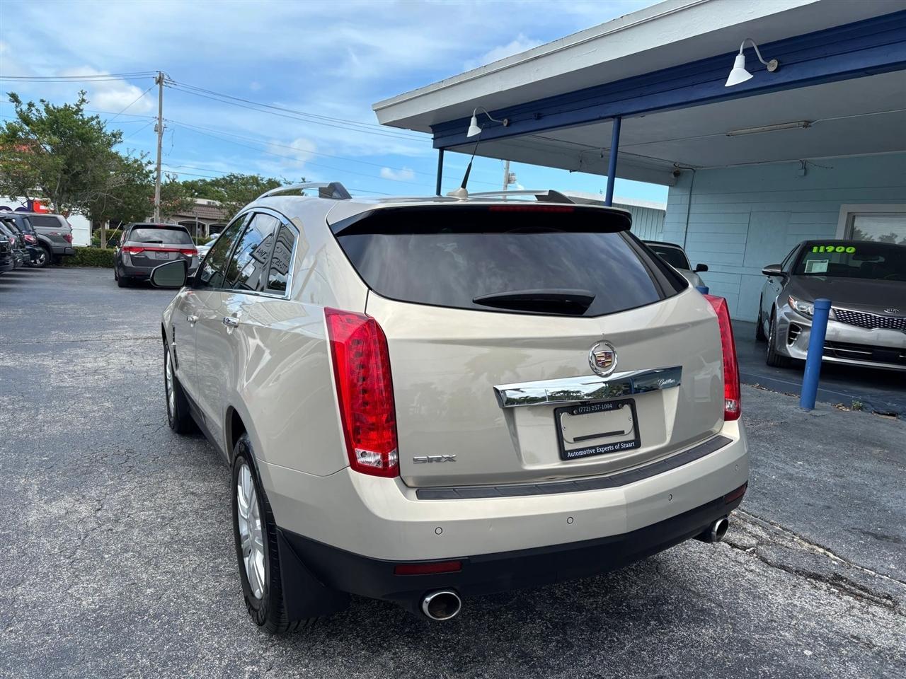 Cadillac SRX Luxury Collection 2011
