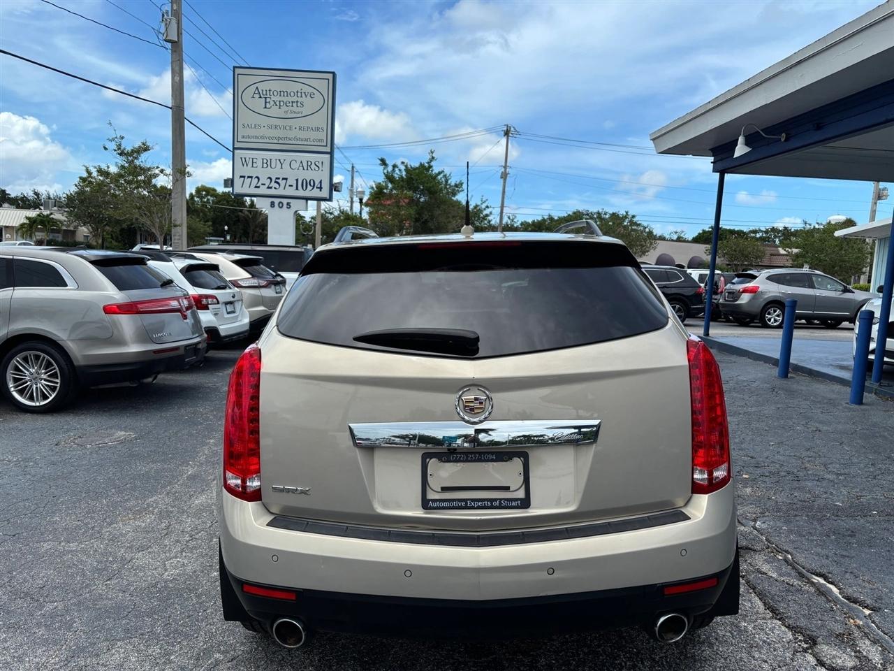 Cadillac SRX Luxury Collection 2011