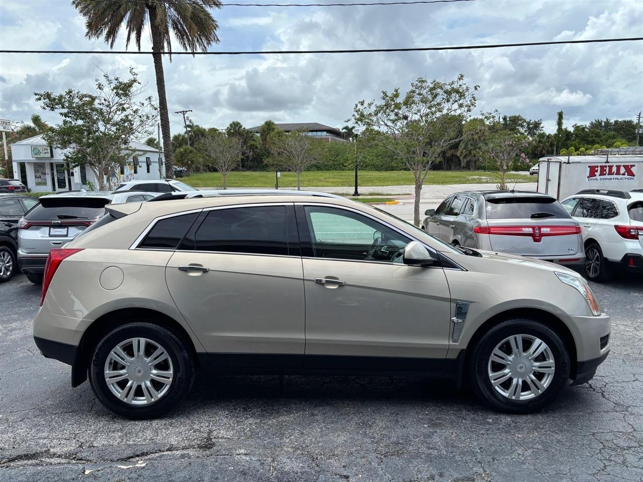 Cadillac SRX Luxury Collection 2011