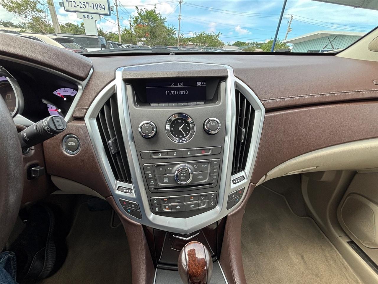 Cadillac SRX Luxury Collection 2011