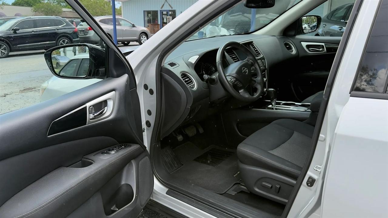 Nissan Pathfinder SV 2WD 2017