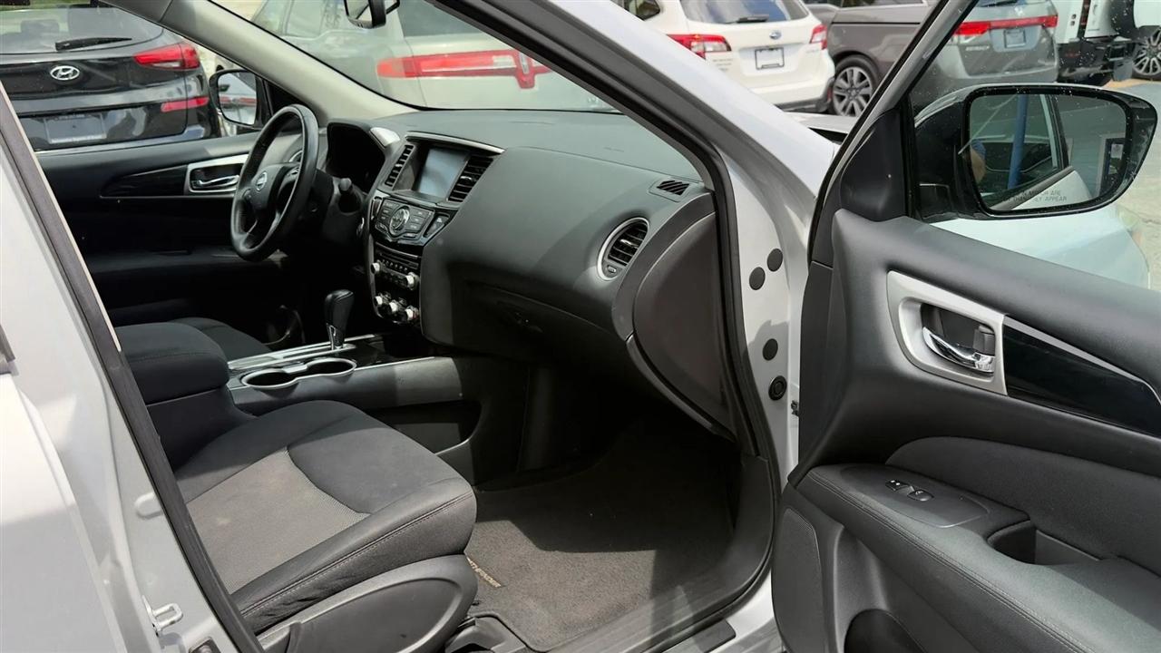 Nissan Pathfinder SV 2WD 2017