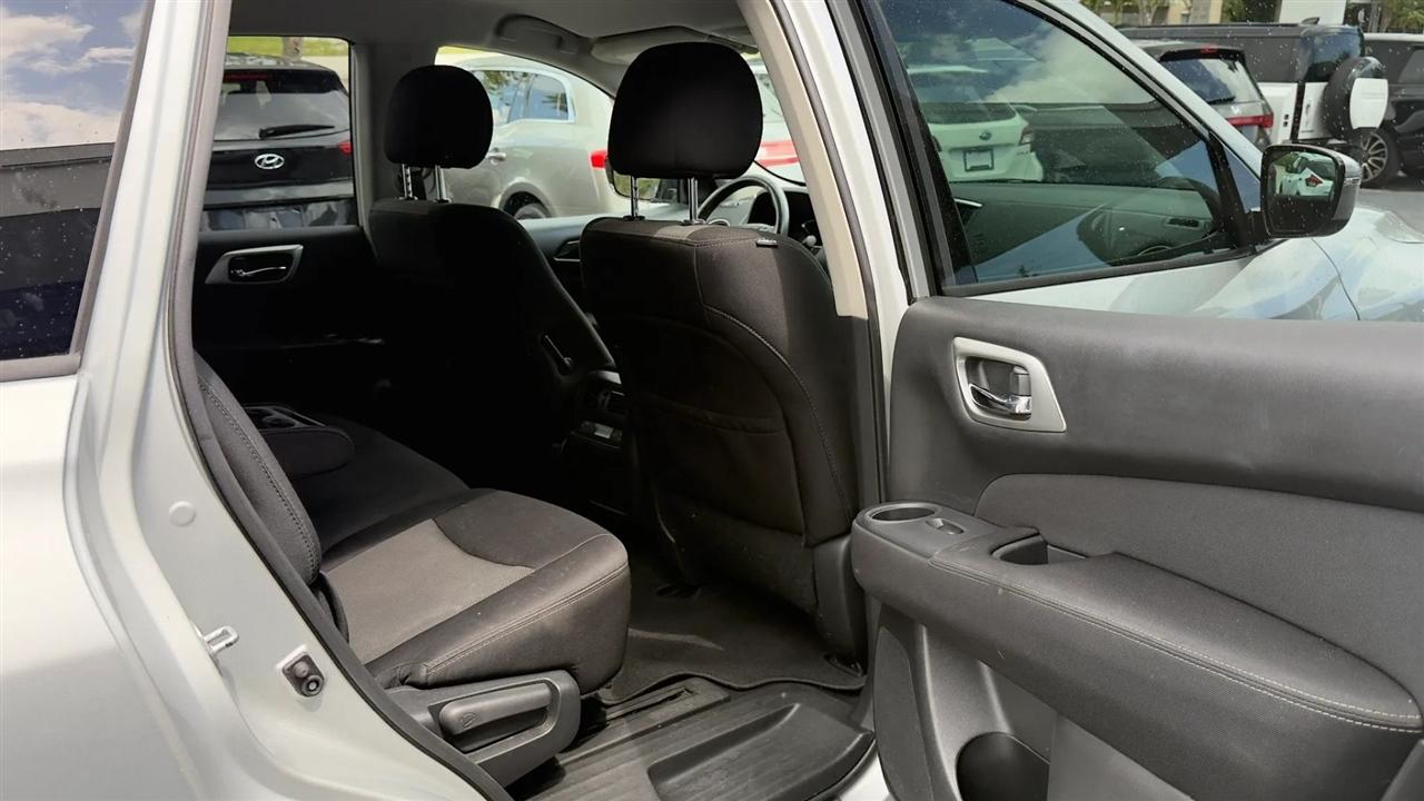 Nissan Pathfinder SV 2WD 2017