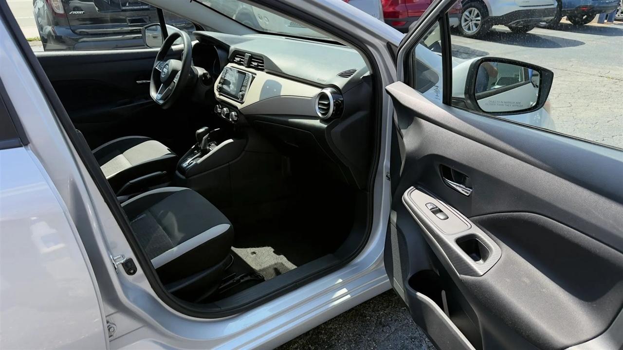 Nissan Versa SV 2021