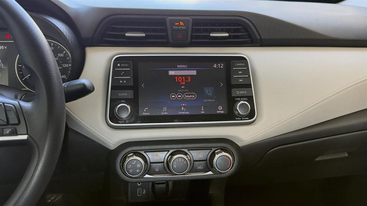 Nissan Versa SV 2021