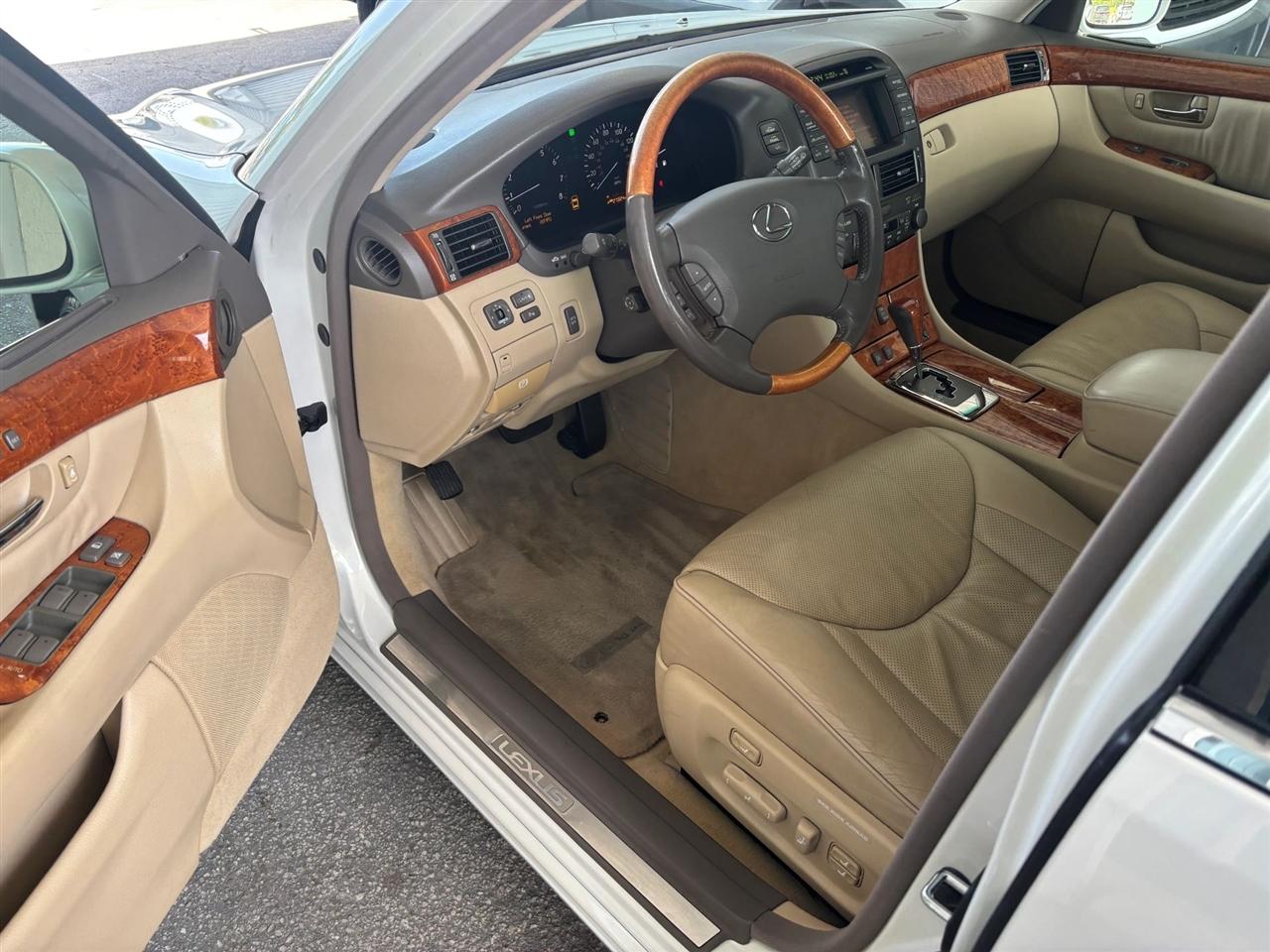 Lexus LS 430 Sedan 2004