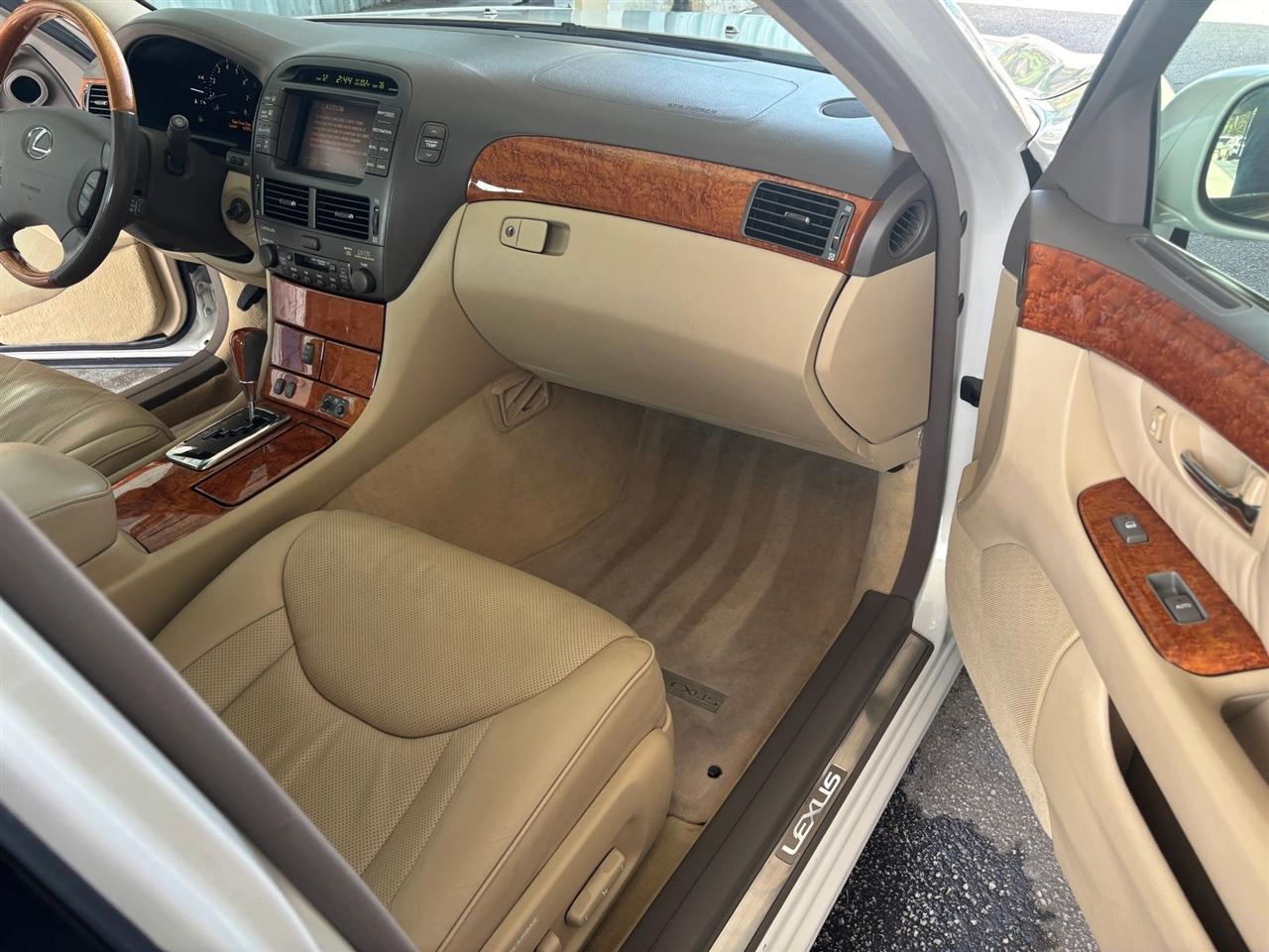 Lexus LS 430 Sedan 2004