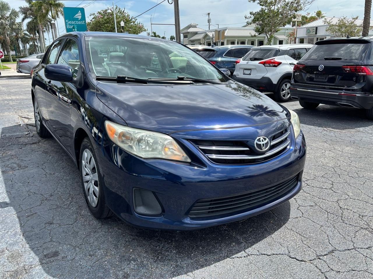 Toyota Corolla LE 4-Speed AT 2013