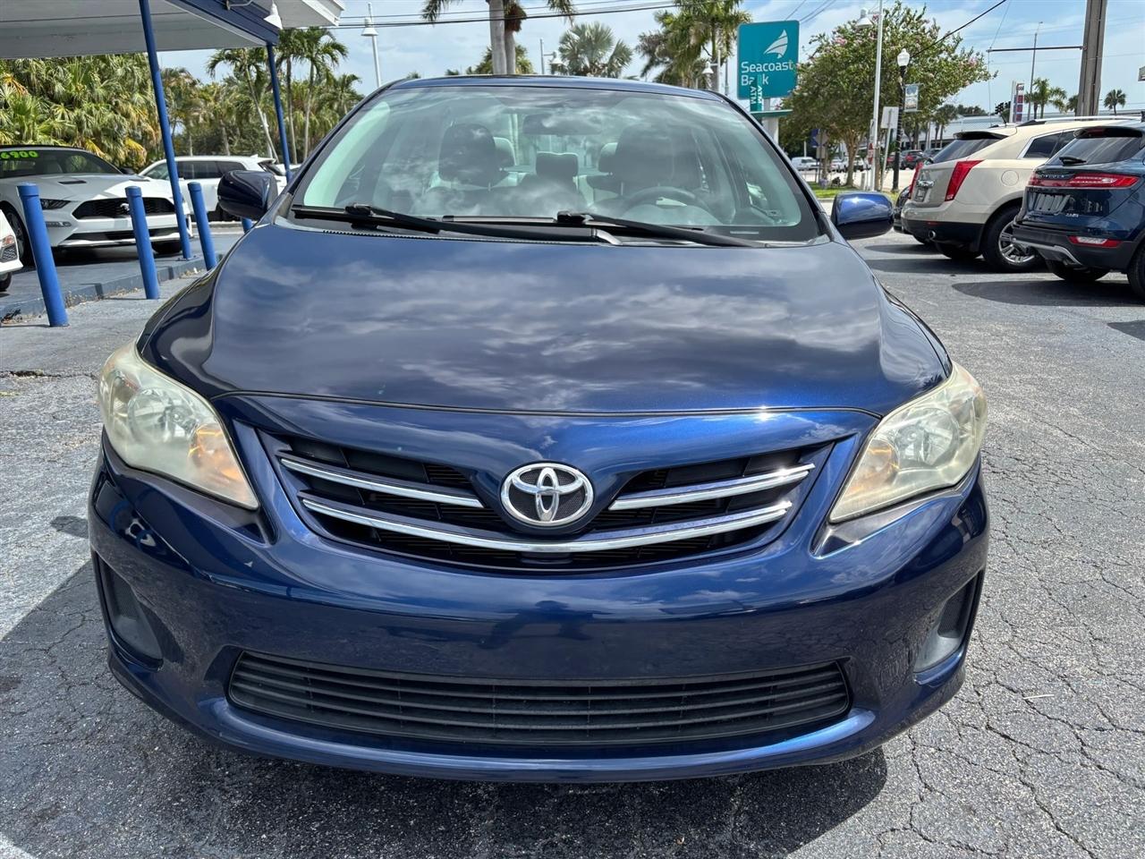 Toyota Corolla LE 4-Speed AT 2013