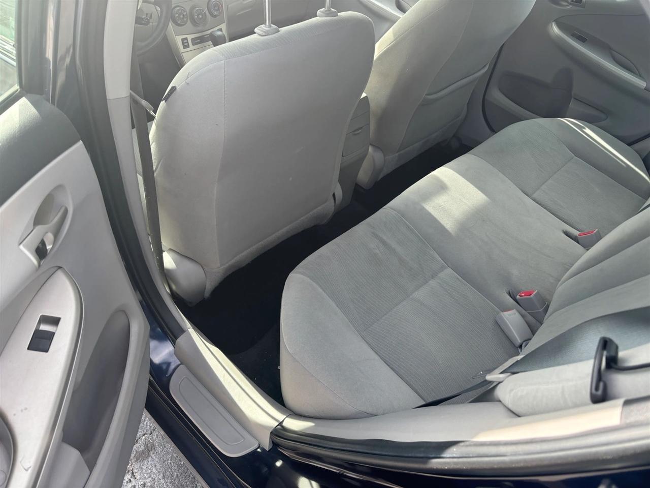 Toyota Corolla LE 4-Speed AT 2013
