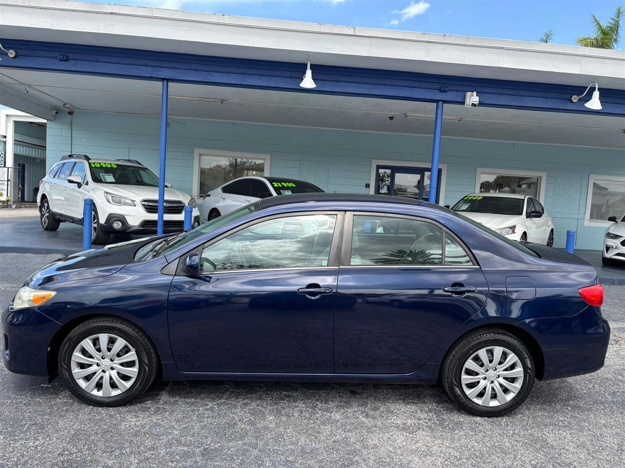 Toyota Corolla LE 4-Speed AT 2013