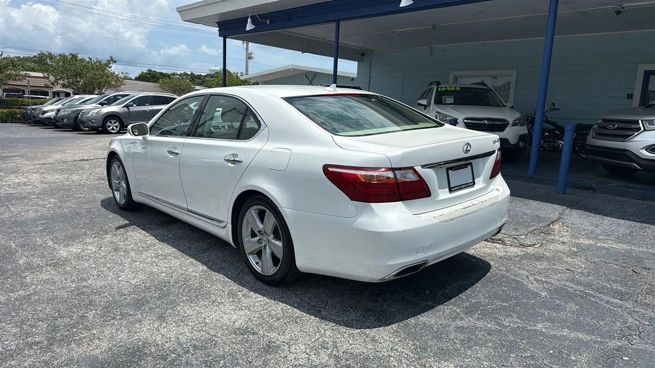 Lexus LS 460 Luxury Sedan 2011