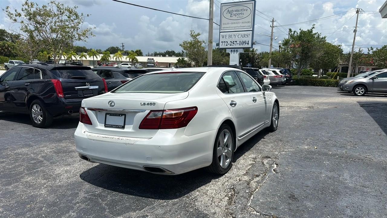 Lexus LS 460 Luxury Sedan 2011