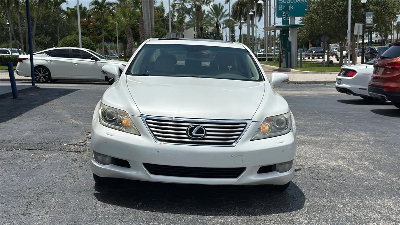 Lexus LS 460 Luxury Sedan 2011