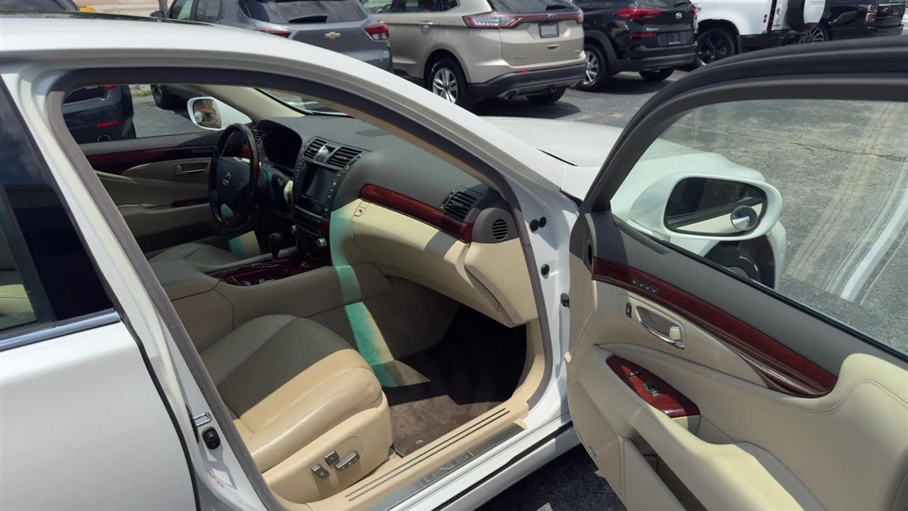 Lexus LS 460 Luxury Sedan 2011