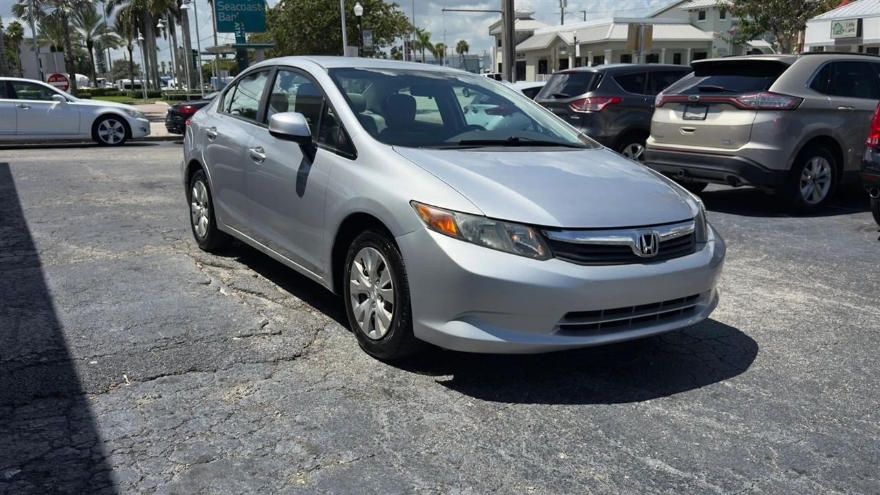 Honda Civic LX Sedan 5-Speed AT 2012