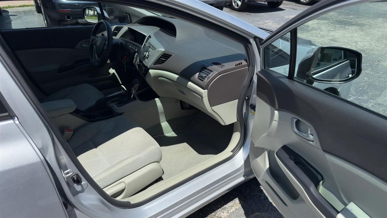 Honda Civic LX Sedan 5-Speed AT 2012