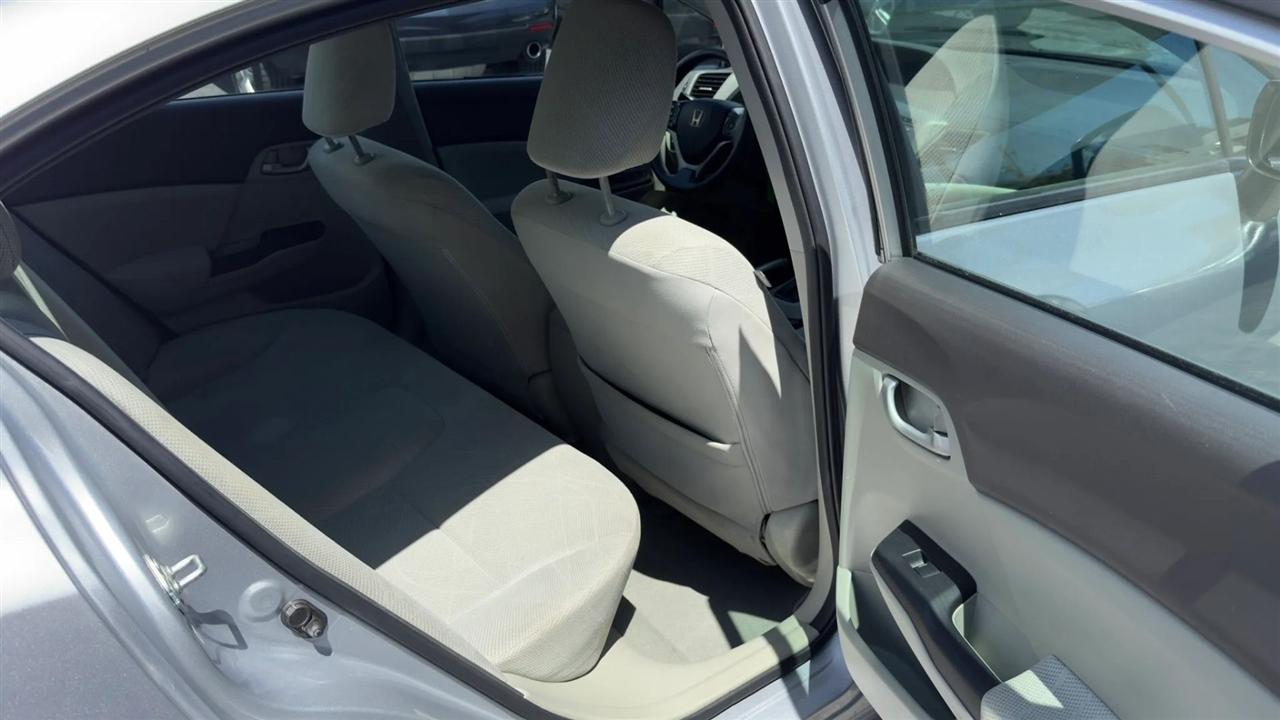 Honda Civic LX Sedan 5-Speed AT 2012