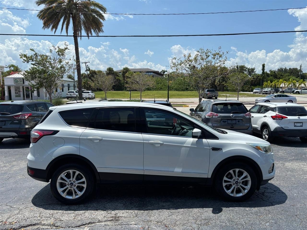 Ford Escape SE FWD 2017