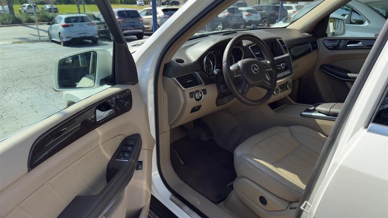 Mercedes-Benz GLK-Class GLK350 2012