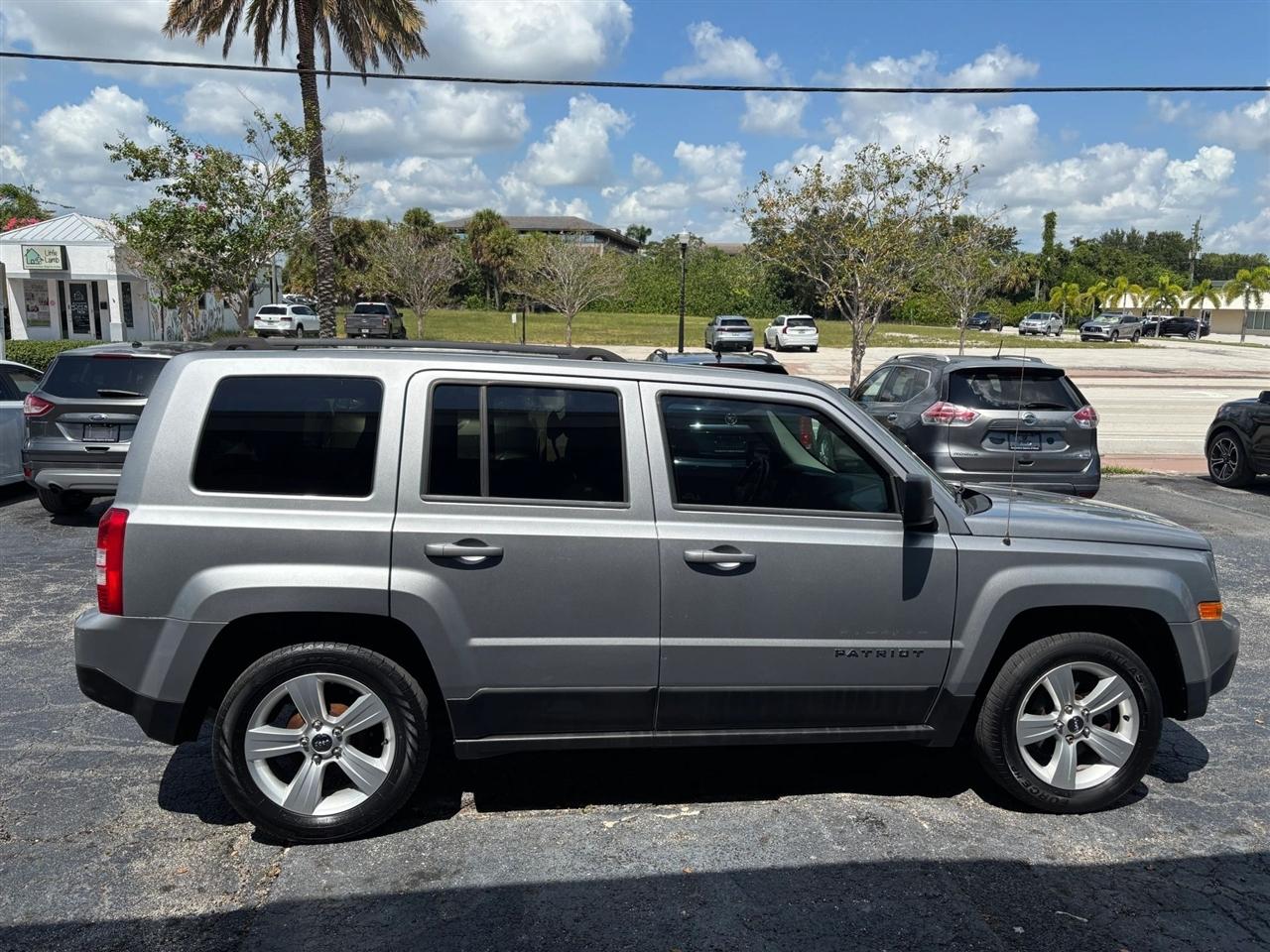 Jeep Patriot Latitude 2WD 2015