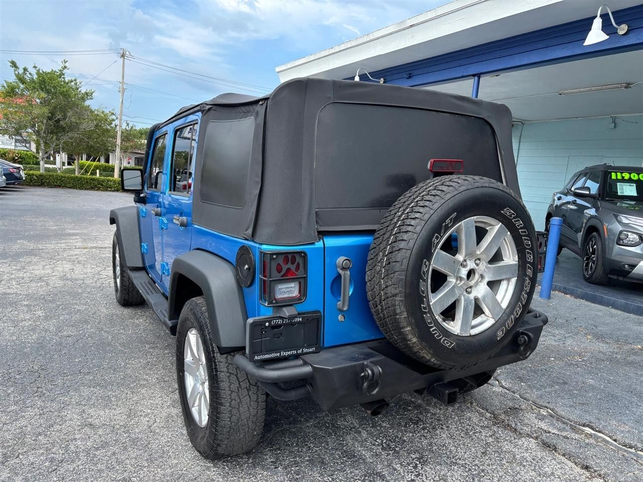 Jeep Wrangler Unlimited Sport 4WD 2010