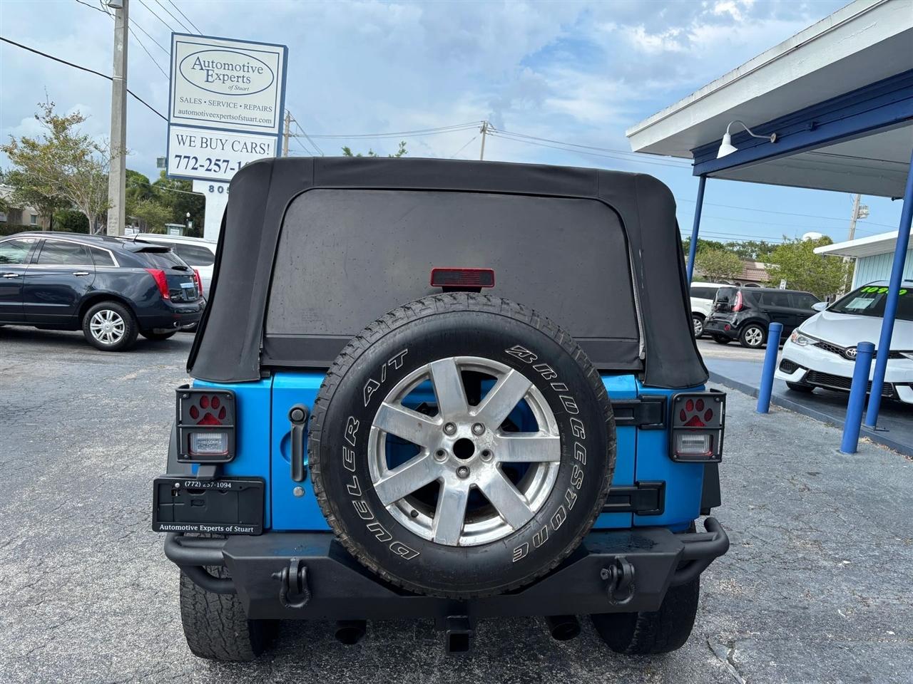 Jeep Wrangler Unlimited Sport 4WD 2010