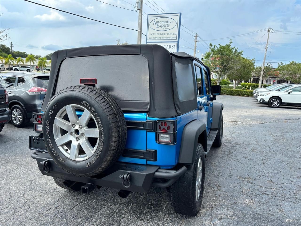 Jeep Wrangler Unlimited Sport 4WD 2010