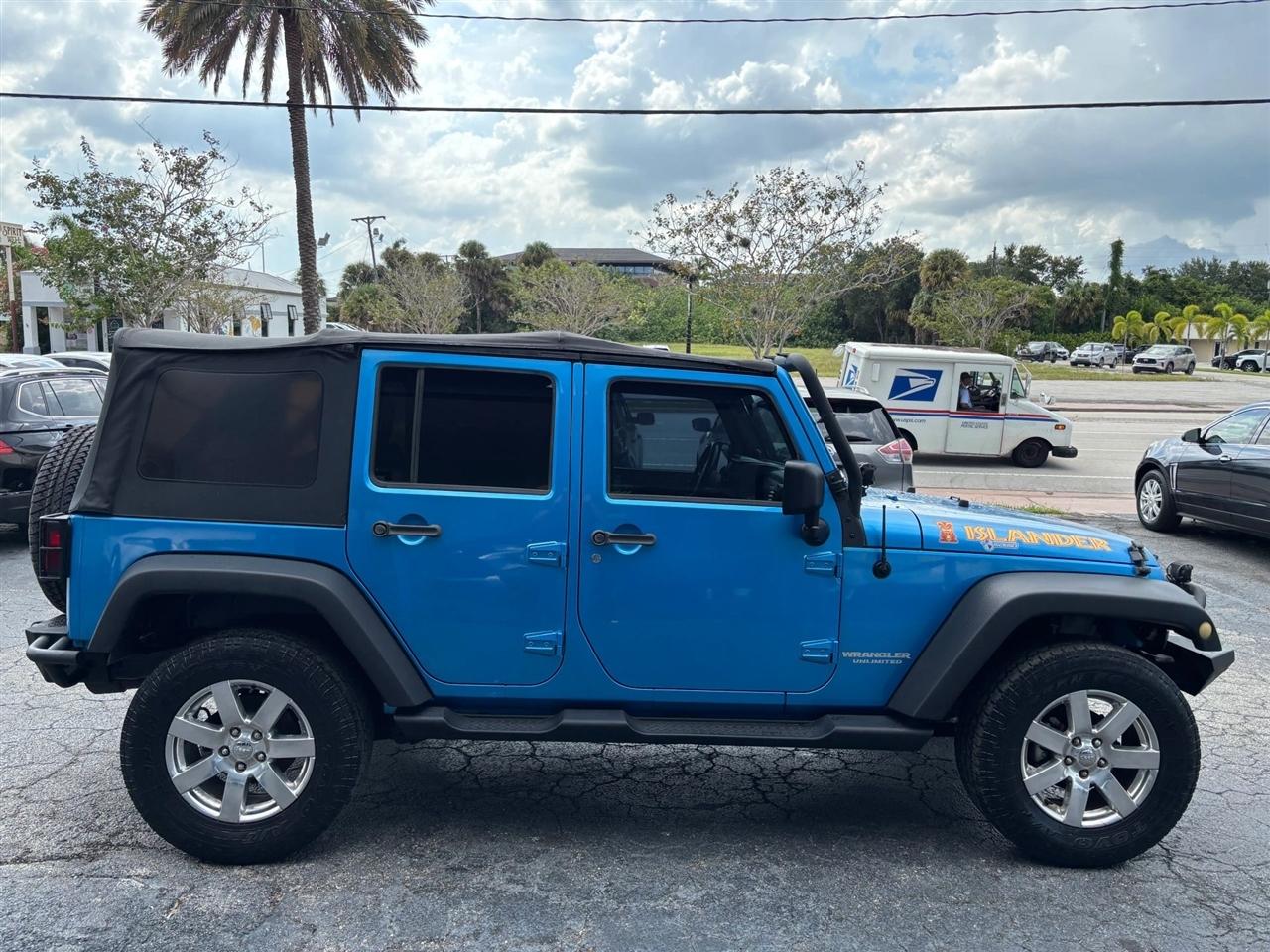 Jeep Wrangler Unlimited Sport 4WD 2010