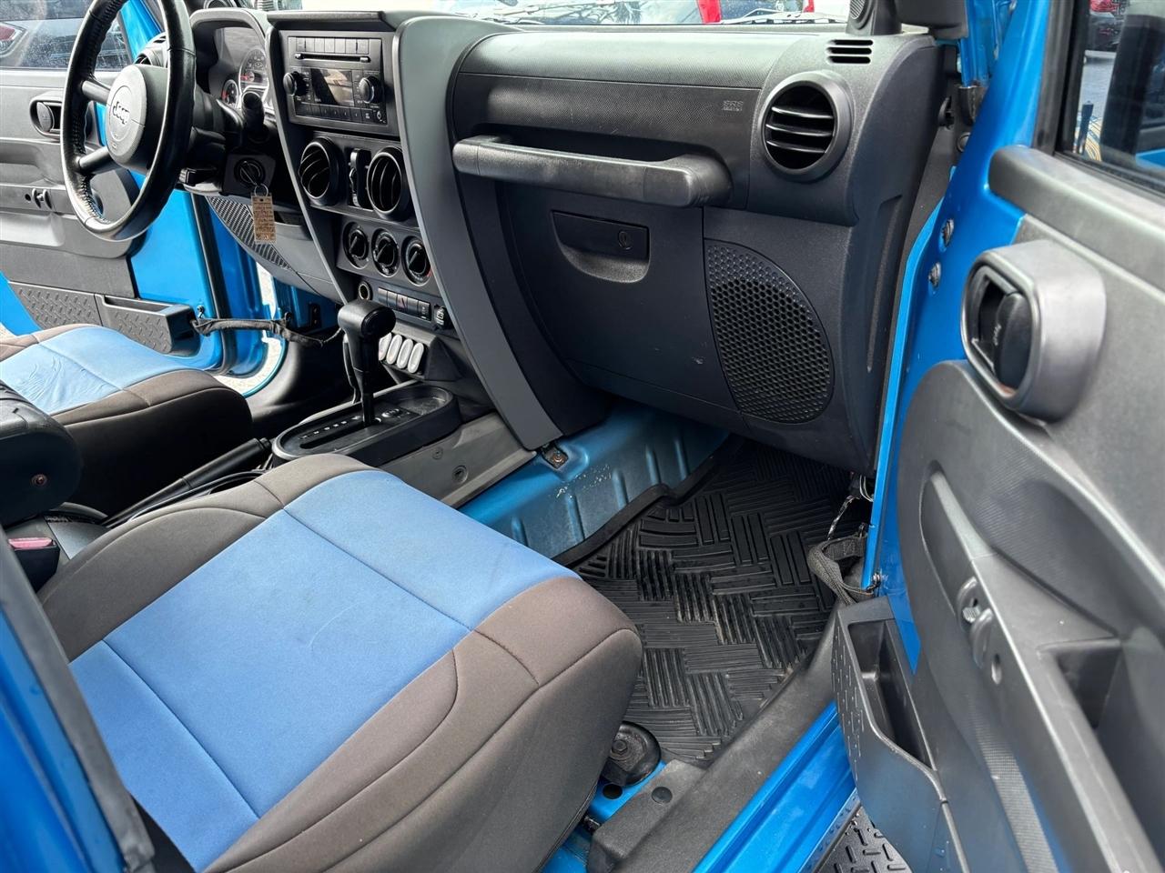 Jeep Wrangler Unlimited Sport 4WD 2010