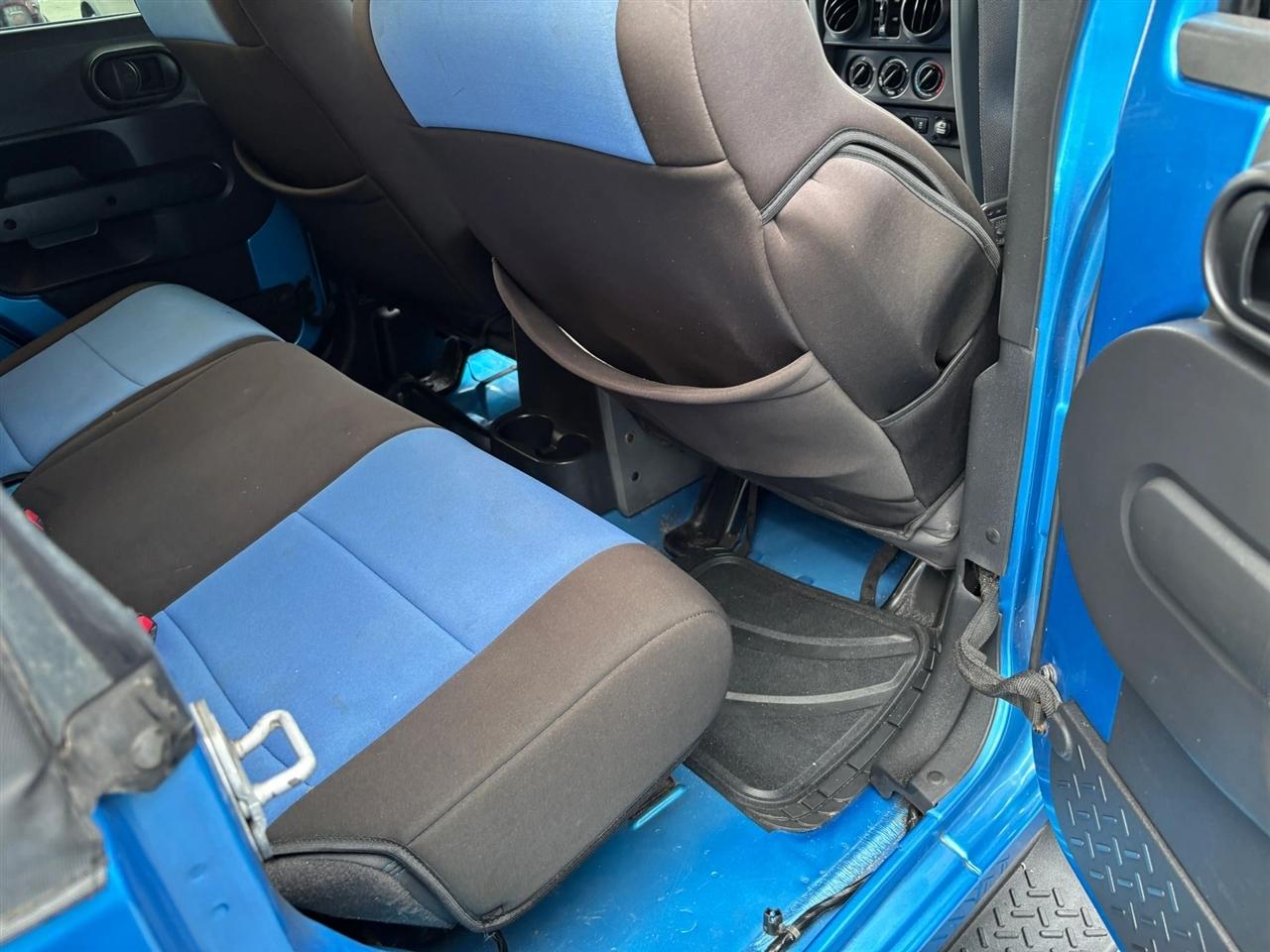 Jeep Wrangler Unlimited Sport 4WD 2010