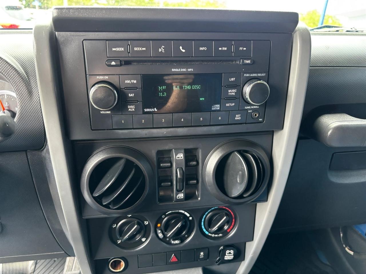 Jeep Wrangler Unlimited Sport 4WD 2010