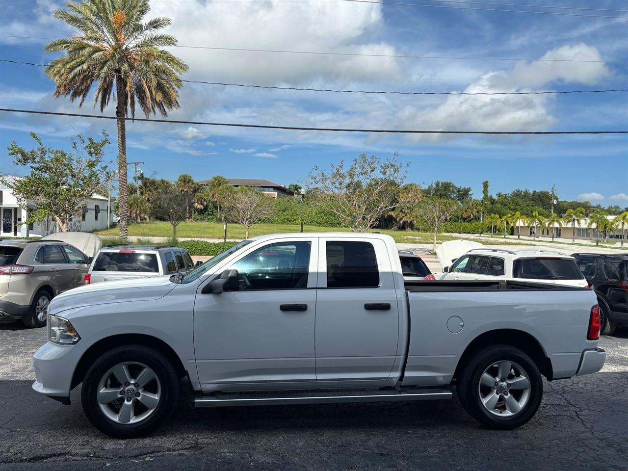 RAM 1500 Tradesman Quad Cab 4WD 2015