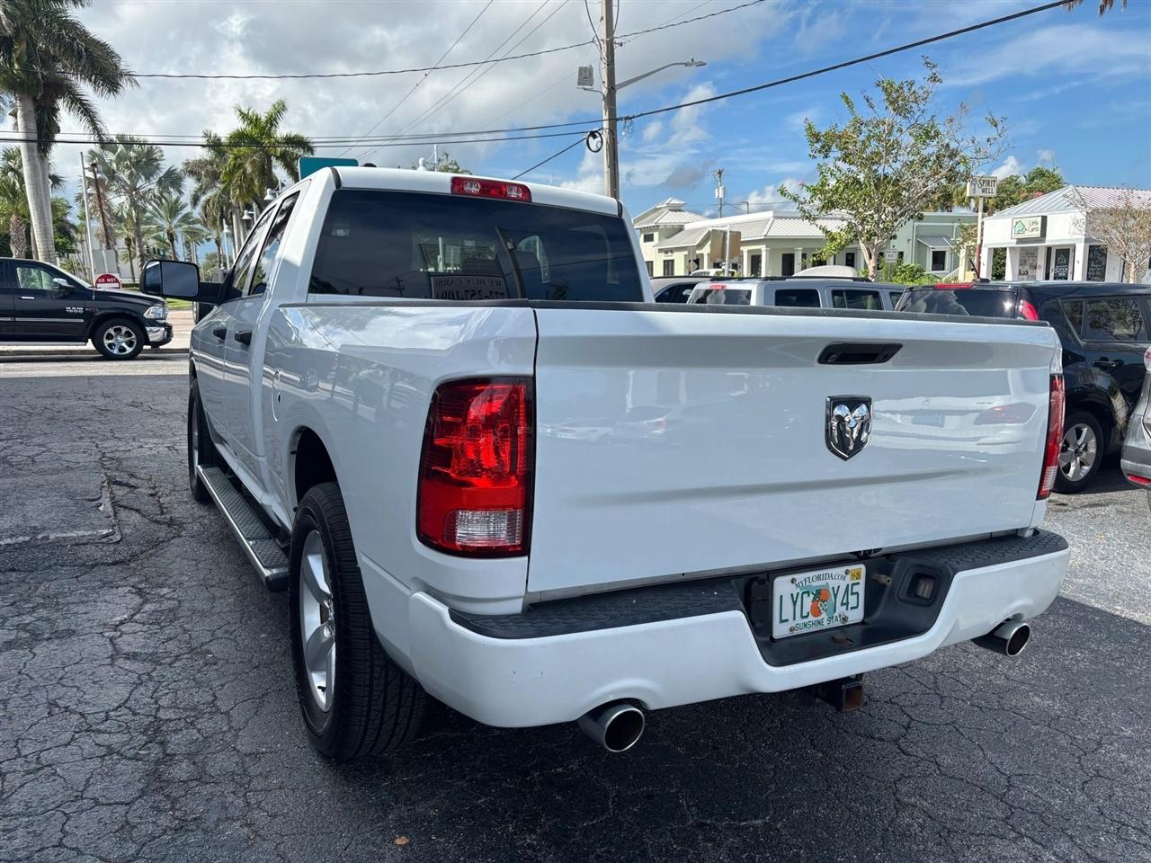 RAM 1500 Tradesman Quad Cab 4WD 2015
