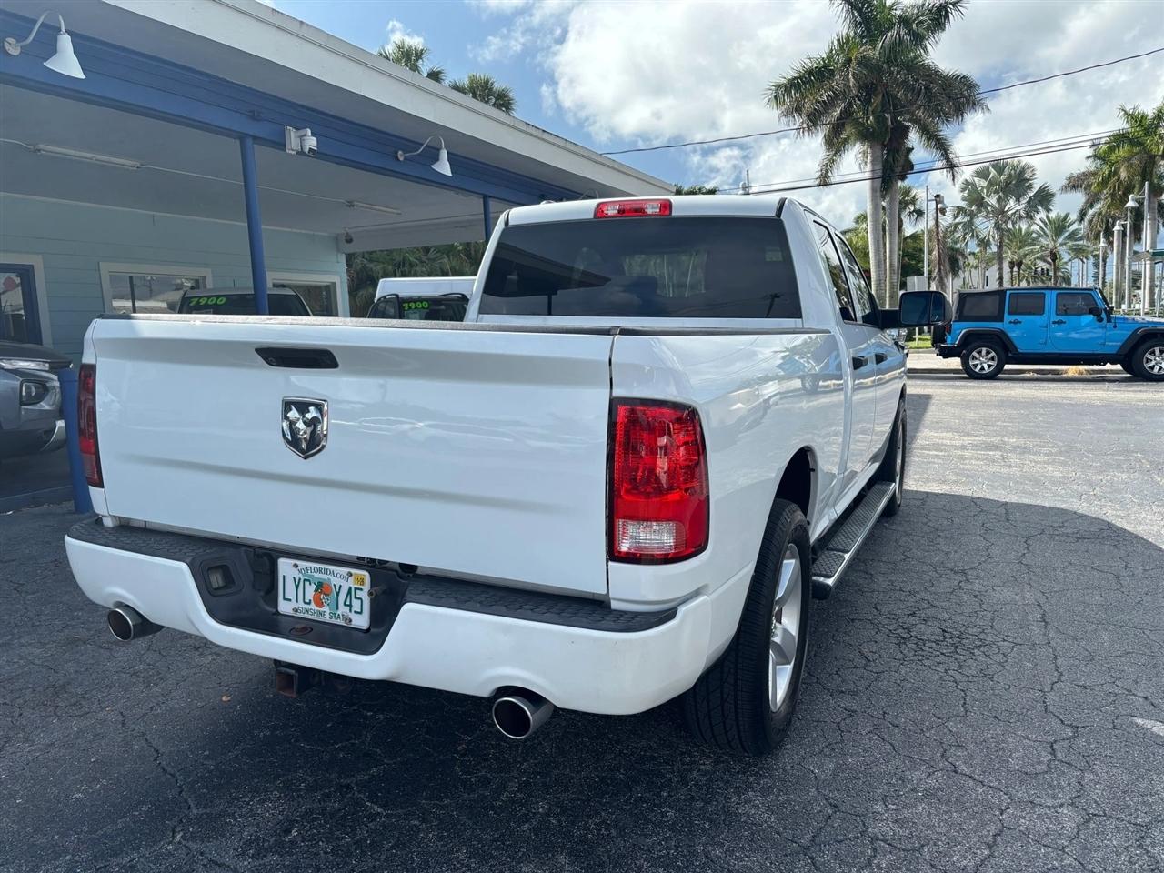 RAM 1500 Tradesman Quad Cab 4WD 2015
