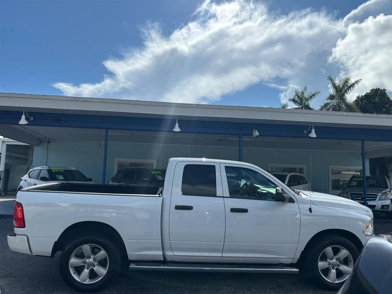 RAM 1500 Tradesman Quad Cab 4WD 2015