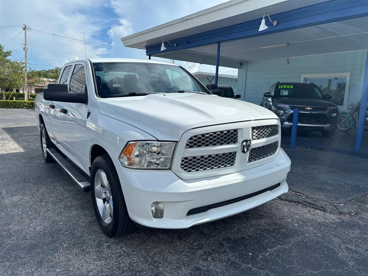 RAM 1500 Tradesman Quad Cab 4WD 2015