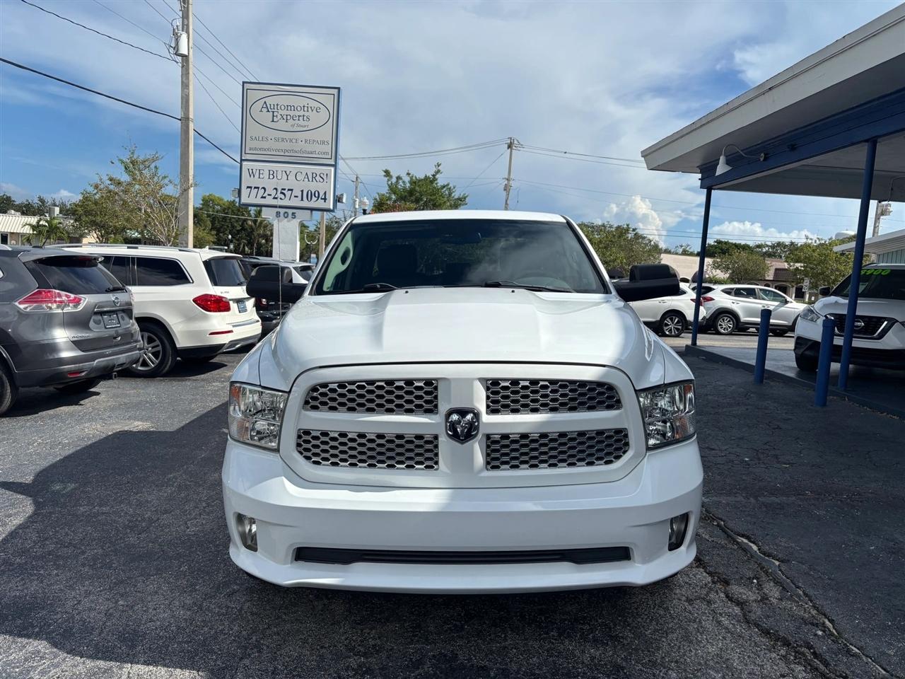 RAM 1500 Tradesman Quad Cab 4WD 2015