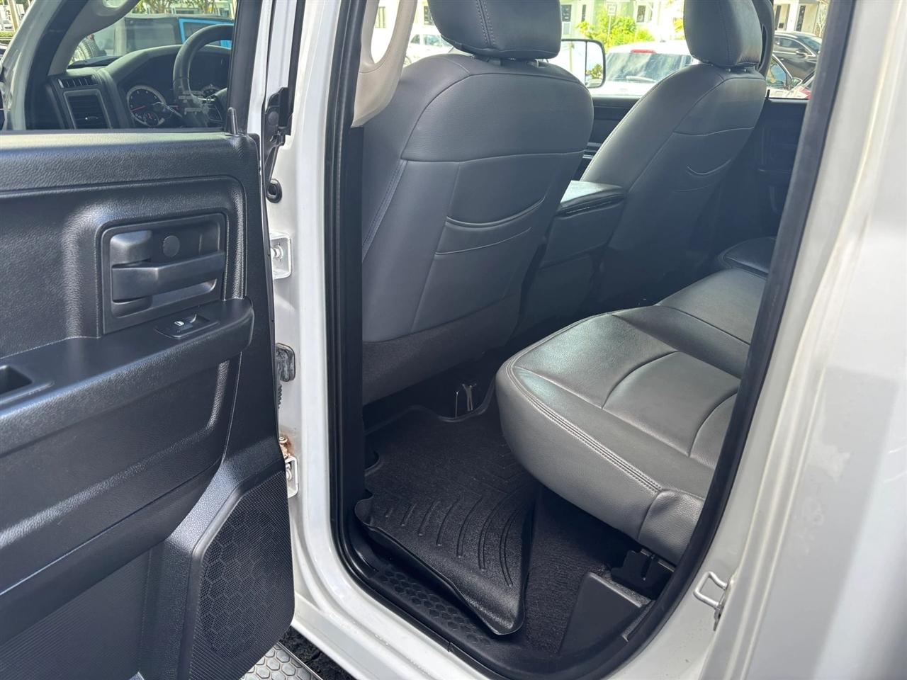 RAM 1500 Tradesman Quad Cab 4WD 2015