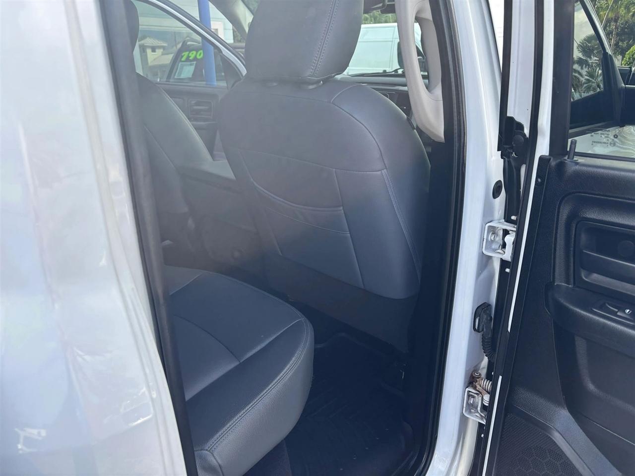 RAM 1500 Tradesman Quad Cab 4WD 2015