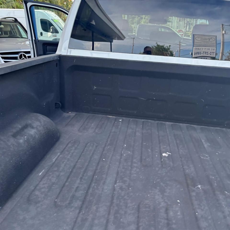 RAM 1500 Tradesman Quad Cab 4WD 2015