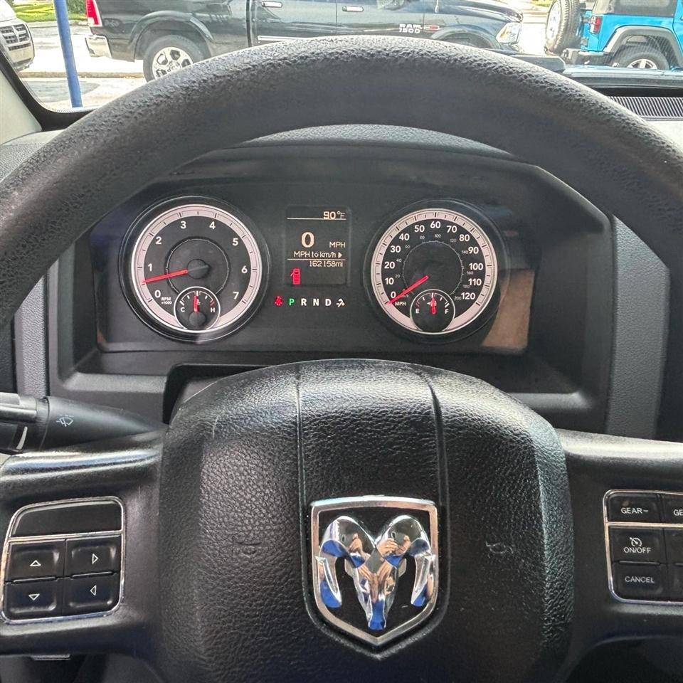 RAM 1500 Tradesman Quad Cab 4WD 2015