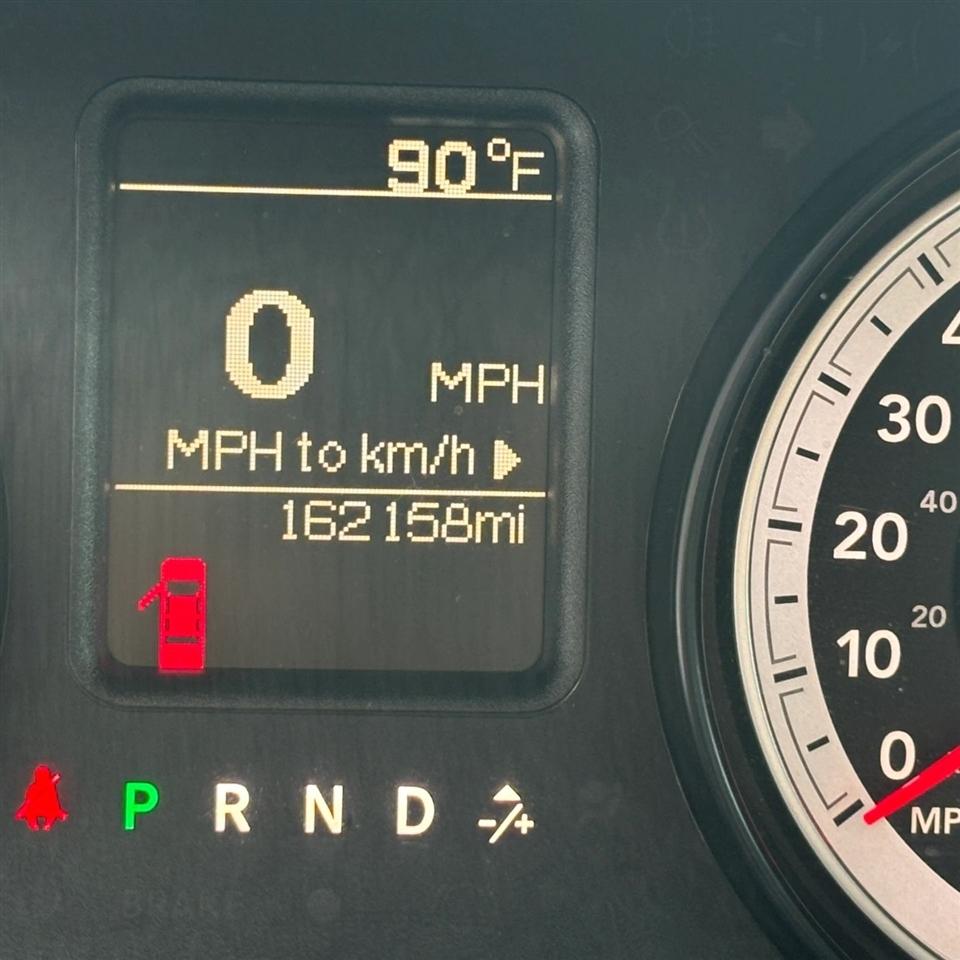 RAM 1500 Tradesman Quad Cab 4WD 2015