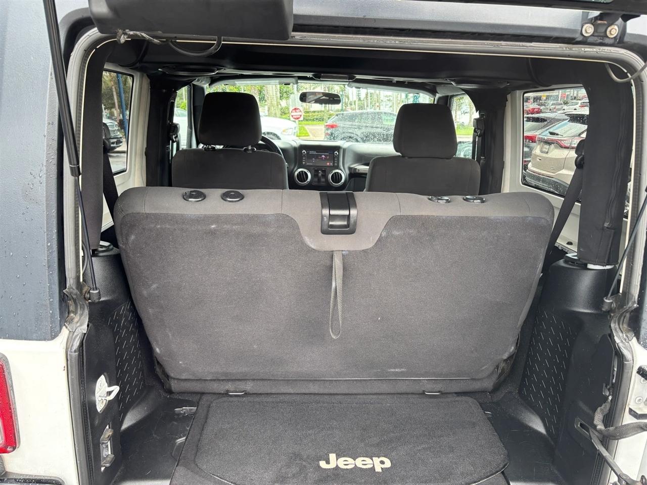 Jeep Wrangler Rubicon 4WD 2011