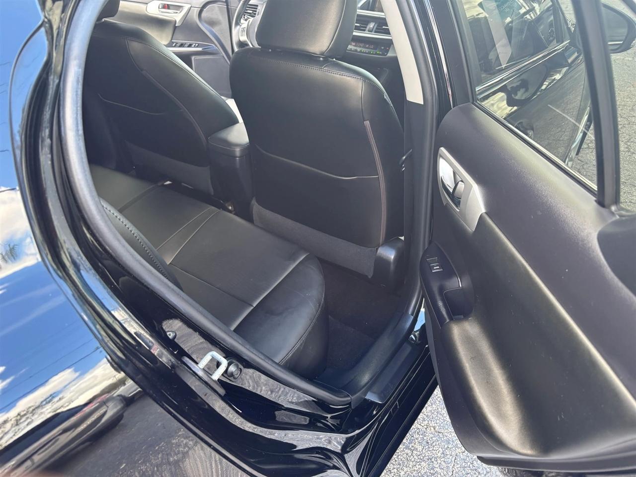 Lexus CT 200h Base 2013