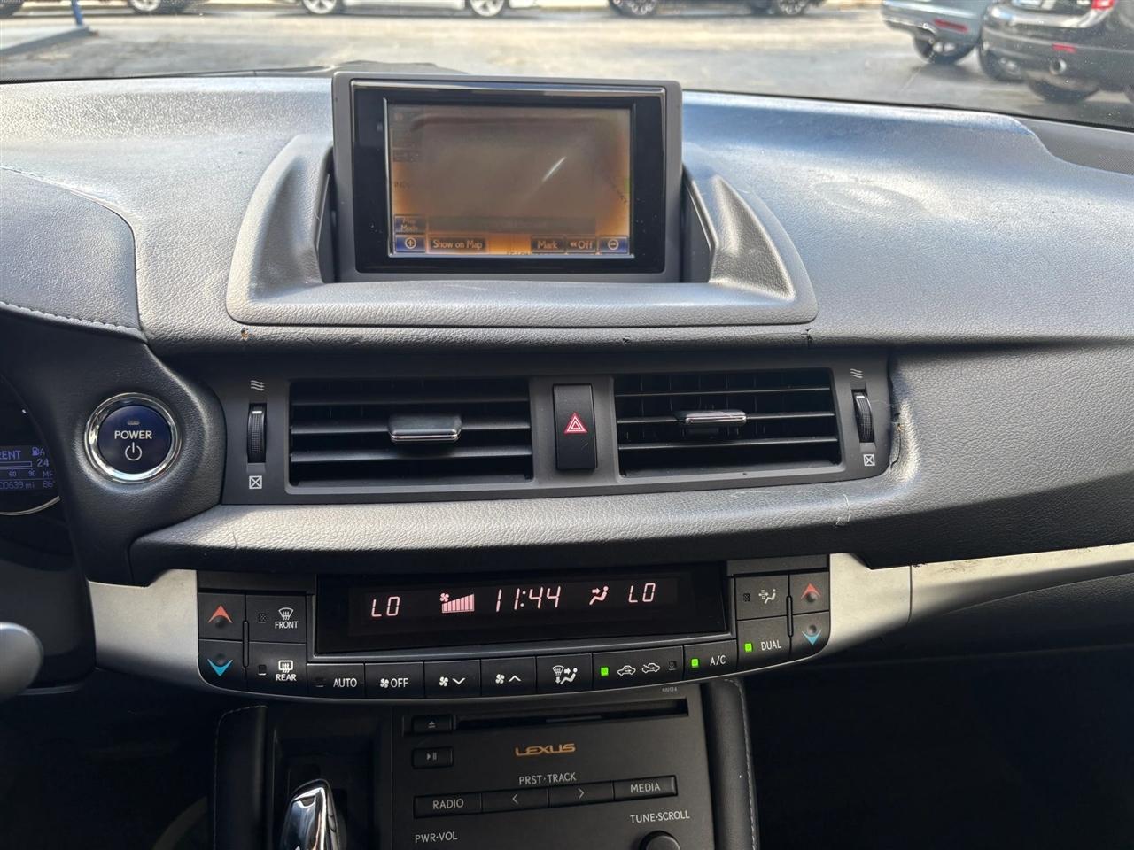 Lexus CT 200h Base 2013