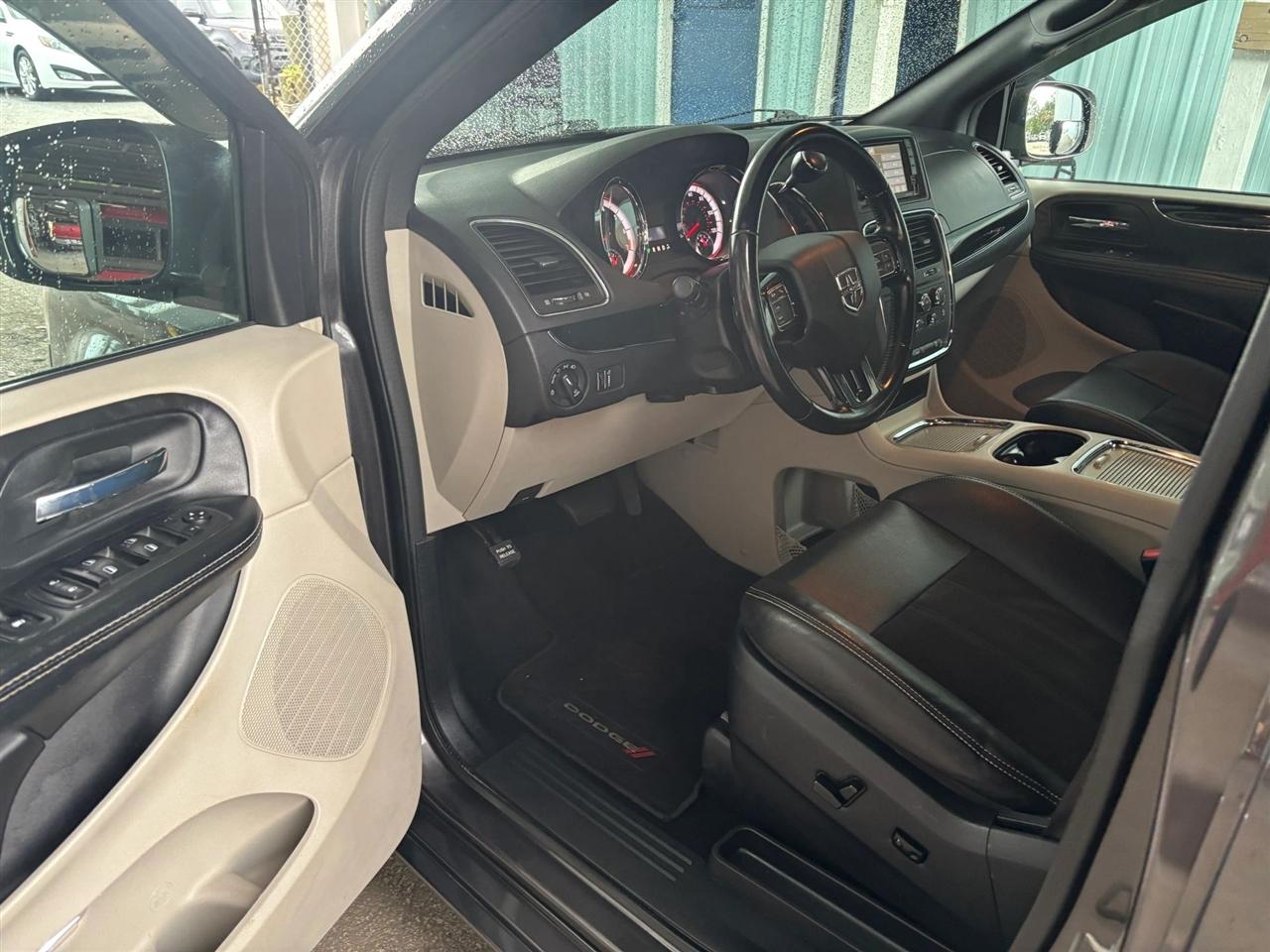 Dodge Grand Caravan SXT 2020