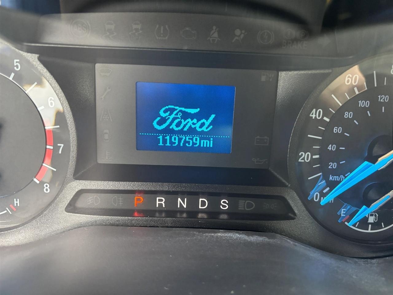 Ford Fusion S 2016