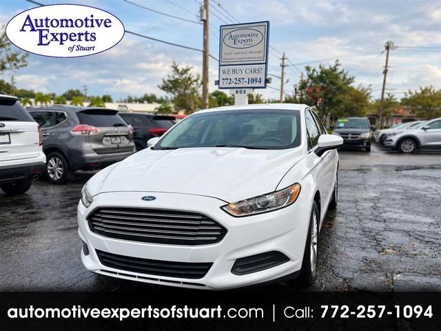 White 2016 Ford Fusion Sedan Front-Wheel Drive 6-Speed Automatic