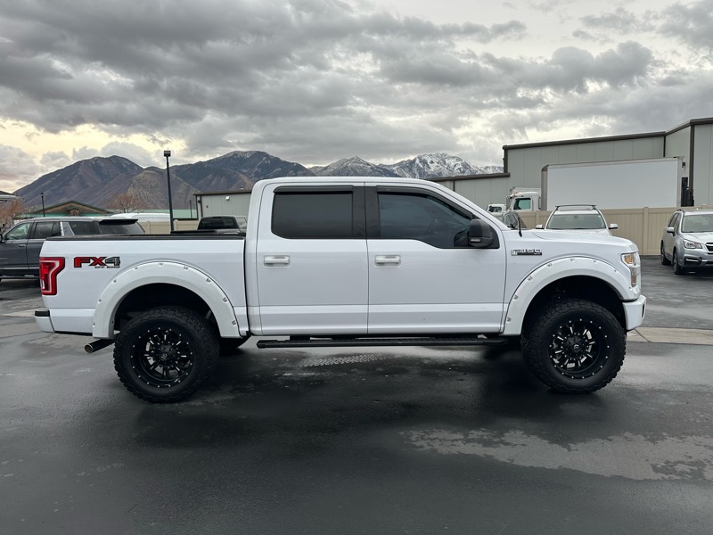 Ford F-150 XLT SuperCrew Short Bed 4WD 2017